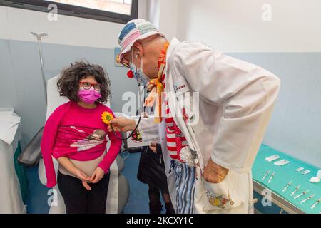 Vaccinazione con coronavirus per bambini di età compresa tra 5 e 11 anni a Rieti, Italia, il 15 dicembre 2021. (Foto di Riccardo Fabi/NurPhoto) Foto Stock