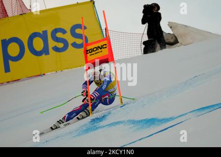 Johan Clarey (fra) durante la gara di sci alpino 2021 FIS Ski World Cup - Men&#39; Super-G il 17 dicembre 2021 al Saslong in Val Gardena (Foto di Roberto Tommasini/LiveMedia/NurPhoto) Foto Stock