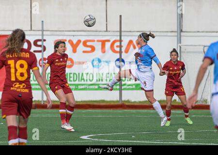 Deborah Salvatore Rinaldi (9) Pomigliano Calcio Femminile durante il Campionato Italiano di Calcio Coppa Italia Donne 2021/2022 partita tra Pomigliano Femminile vs Roma Femminile il 18 dicembre 2021 allo Stadio Ugo Gobbato di Pomigliano (Foto di Salvatore Varo/LiveMedia/NurPhoto) Foto Stock