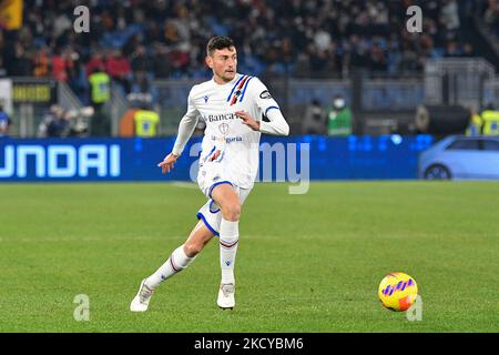 Alex Ferrari (UC Sampdoria) durante il Campionato Italiano di Calcio una partita del 2021/2022 tra AS Roma vs UC Sampdoria allo Stadio Olimpico di Roma il 22 dicembre 2021. (Foto di Fabrizio Corradetti/LiveMedia/NurPhoto) Foto Stock