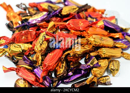 Cairo, Egitto, novembre 1 2022: Gioielli Galaxy latte assortito e cioccolatini scuro pezzi pacchetto con classici come seta liscia, caramello croccante a squisito Foto Stock