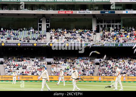 Una visione generale del gioco durante il giorno uno della terza prova nella serie Ashes tra Australia e Inghilterra a Melbourne Cricket Ground il 26 dicembre 2021 a Melbourne, Australia. (Solo per uso editoriale) Foto Stock