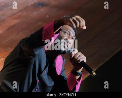 Eric Waddell durante il Concerto Eric Waddell & The Abundant Life Singers il 29 dicembre 2021 presso la Ristori Thather di Verona (Photo by Maria Cristina Napolitano/LiveMedia/NurPhoto) Foto Stock