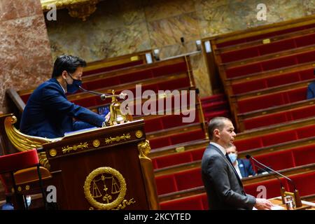 Olivier Dussopt, Ministro Delegato al Ministro dell'Economia, delle Finanze e della ripresa, responsabile dei conti pubblici, interviene durante la sessione pubblica all'assemblea nazionale di Parigi. Sessione pubblica all'Assemblea Nazionale. Il tema della giornata è stato la discussione sulla rettifica del bilancio 2021. Fotografia di Adrien Fillon/NurPhoto. (Foto di Adrien Fillon/NurPhoto) Foto Stock