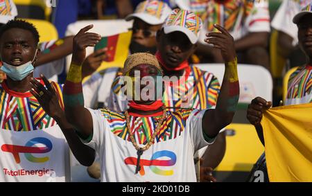 Tifosi durante il Camerun contro il Burkina Faso, Coppa delle Nazioni africane, allo Stadio Paul Biya il 9 gennaio 2022. (Foto di Ulrik Pedersen/NurPhoto) Foto Stock