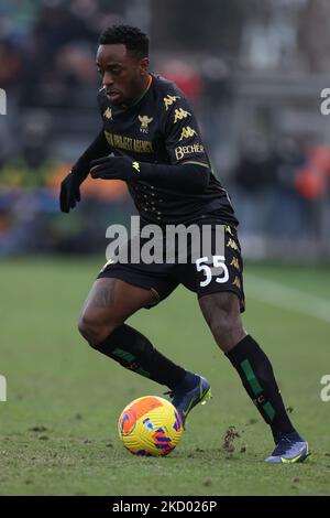 Ridgeciano HAPS (Venezia FC) in azione durante la serie calcistica italiana Una partita Venezia FC vs AC Milan il 09 gennaio 2022 allo stadio Pier Luigi Penzo di Venezia (Photo by Francesco Scaccianoce/LiveMedia/NurPhoto) Foto Stock