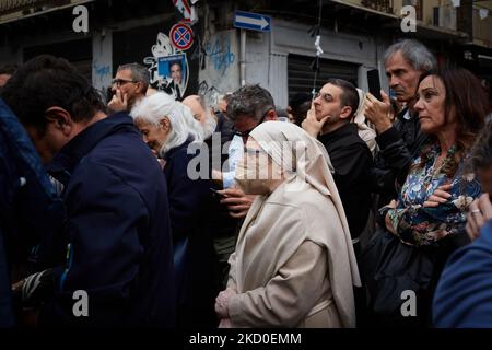 Palermo, Sicilia, Italia. 4th Nov 2022. Dimostrazione contro la droga sotto il motto 'Care creates in-dependence''. Secondo i promotori dell'evento, ''e' diventato impossibile nel centro storico di Palermo, Ed in particolare in alcune zone dell'Albergheria, per non notare l'aumento di tutti i fenomeni legati al consumo, alla vendita e alla produzione di droghe, compresa in particolare la cricca, il cui pericolo è sempre più sentito in molte grandi città europee. ''.la protesta si è svolta da Casa Professa verso le strade del quartiere storico di Albergheria. (Credit IMA Foto Stock