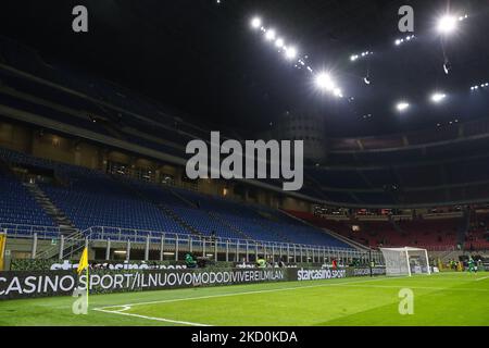 Una panoramica generale all'interno dello stadio durante la Serie A 2021/22 tra AC Milan e Spezia Calcio allo Stadio Giuseppe Meazza, Milano, Italia il 17 gennaio 2022 (Foto di Fabrizio Carabelli/LiveMedia/NurPhoto) Foto Stock