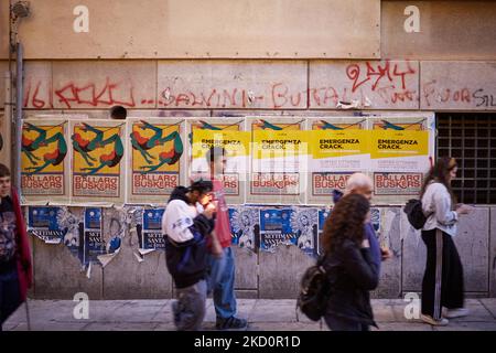 Palermo, Sicilia, Italia. 4th Nov 2022. Dimostrazione contro la droga sotto il motto 'Care creates in-dependence''. Secondo i promotori dell'evento, ''e' diventato impossibile nel centro storico di Palermo, Ed in particolare in alcune zone dell'Albergheria, per non notare l'aumento di tutti i fenomeni legati al consumo, alla vendita e alla produzione di droghe, compresa in particolare la cricca, il cui pericolo è sempre più sentito in molte grandi città europee. ''.la protesta si è svolta da Casa Professa verso le strade del quartiere storico di Albergheria.''Crack em Foto Stock