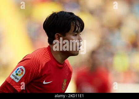 Takefusa Kubo di RCD Mallorca guarda durante la partita la Liga Santander tra Villarreal CF e RCD Mallorca all'Estadio de la Ceramica il 22 gennaio 2022, Villarreal, Spagna (Foto di David Aliaga/NurPhoto) Foto Stock