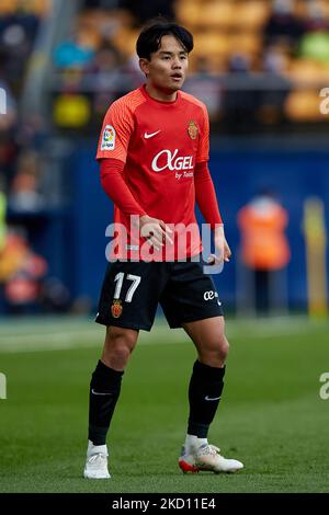 Takefusa Kubo di RCD Mallorca guarda durante la partita la Liga Santander tra Villarreal CF e RCD Mallorca all'Estadio de la Ceramica il 22 gennaio 2022, Villarreal, Spagna (Foto di David Aliaga/NurPhoto) Foto Stock