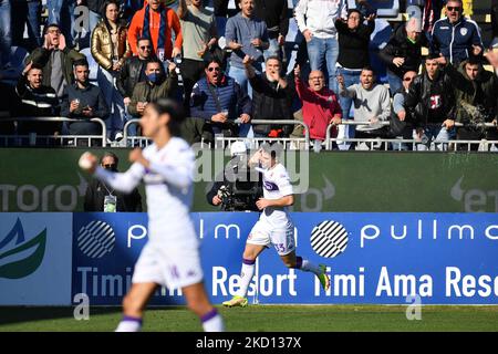 Riccardo Sottil di Fiorentina, Esultanza, Celebrazione dopo aver segnato il gol durante la Serie italiana Di calcio A match Cagliari Calcio vs ACF Fiorentina il 23 gennaio 2022 presso l'Unipol Domus di Cagliari (Foto di Luigi Canu/LiveMedia/NurPhoto) Foto Stock