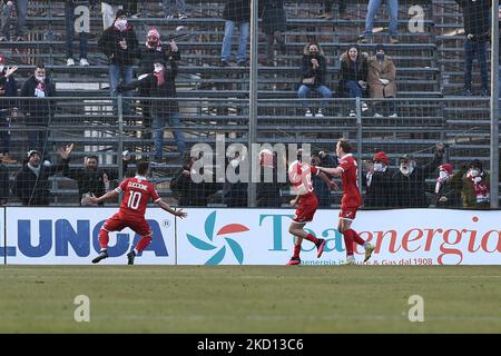 Filippo Guccione (Mantova 1911) festeggia il suo secondo goa durante la partita di calcio della Serie C italiana tra Mantova e UC AlbinoLeffe allo Stadio Danilo Martelli di Mantova, in Italia, il 23 gennaio 2022. (Foto di Michele Maraviglia/NurPhoto) Foto Stock