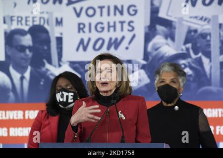 Il relatore della Casa Nancy Pelosi(D-CA) parla durante l'evento speciale Deliver Voting Rights, oggi il 17 gennaio 2021 al Columbus Club/Union Station di Washington DC, USA. (Foto di Lenin Nolly/NurPhoto) Foto Stock