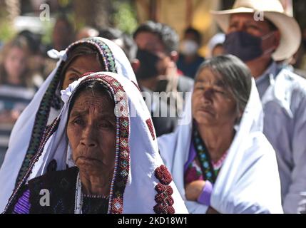 Centinaia di indigeni dei villaggi che circondano San Cristobal de las Casas hanno partecipato a un pellegrinaggio e a una messa in occasione del 11th° anniversario della morte del Vescovo cattolico Samuel Ruiz. Ruiz è meglio conosciuta per il suo ruolo di mediatore durante il conflitto tra l'Esercito Zapatista di Liberazione Nazionale (EZLN) e il Partito rivoluzionario istituzionale (PRI). La diocesi di Ruiz ha aiutato centinaia di migliaia di popolazioni indigene Maya del Chiapas, che erano tra le comunità più povere del Messico emarginate. Martedì 25 gennaio 2022 a San Cristobal de las Casas, Chiapas, Messico. (Foto di Artur Foto Stock