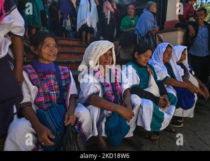 Centinaia di indigeni dei villaggi che circondano San Cristobal de las Casas hanno partecipato a un pellegrinaggio e a una messa in occasione del 11th° anniversario della morte del Vescovo cattolico Samuel Ruiz. Ruiz è meglio conosciuta per il suo ruolo di mediatore durante il conflitto tra l'Esercito Zapatista di Liberazione Nazionale (EZLN) e il Partito rivoluzionario istituzionale (PRI). La diocesi di Ruiz ha aiutato centinaia di migliaia di popolazioni indigene Maya del Chiapas, che erano tra le comunità più povere del Messico emarginate. Martedì 25 gennaio 2022 a San Cristobal de las Casas, Chiapas, Messico. (Foto di Artur Foto Stock