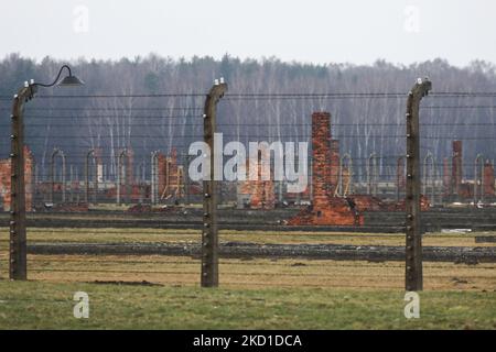 L'ex campo di concentramento e sterminio nazista di Auschwitz II-Birkenau a Brzezinka, vicino a Oswiecim, Polonia, il 27 gennaio 2022. (Foto di Beata Zawrzel/NurPhoto) Foto Stock