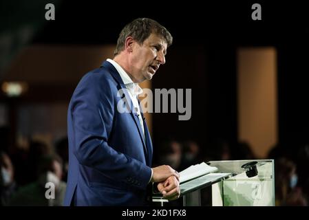 Yannick Jadot durante il suo discorso alla riunione elettorale per le elezioni presidenziali, a Lione, il 29 gennaio 2022. (Foto di Andrea Savorani Neri/NurPhoto) Foto Stock