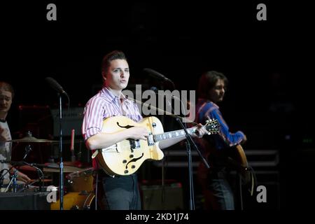 St. Augustine, USA. 04 NOV 2022. Brandon Coleman of the Red Clay Strays suona davanti a un pubblico dal vivo presso l'anfiteatro di Sant'Agostino. Credit: Bill Ragan/Alamy Live News Foto Stock