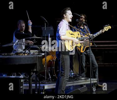 St. Augustine, USA. 04 NOV 2022. Brandon Coleman of the Red Clay Strays suona davanti a un pubblico dal vivo presso l'anfiteatro di Sant'Agostino. Credit: Bill Ragan/Alamy Live News Foto Stock