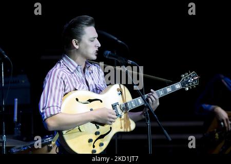 St. Augustine, USA. 04 NOV 2022. Brandon Coleman of the Red Clay Strays suona davanti a un pubblico dal vivo presso l'anfiteatro di Sant'Agostino. Credit: Bill Ragan/Alamy Live News Foto Stock