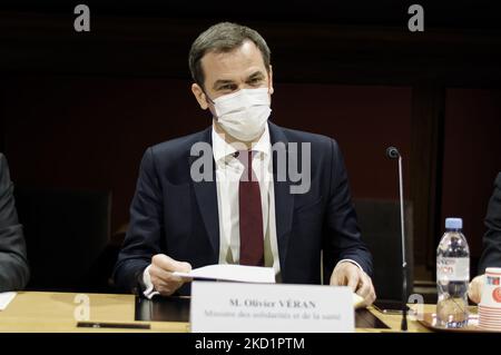 Il ministro francese della Sanità Olivier Veran interviene durante una commissione parlamentare d'inchiesta sulla crescente influenza della società di consulenza - 02 febbraio 2022, Parigi (Foto di Daniel Pier/NurPhoto) Foto Stock