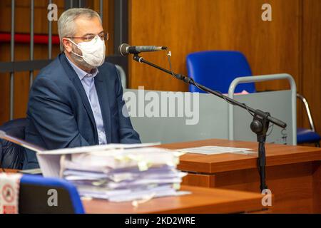 Il processo per il crollo degli ex edifici Iacp in Piazza Sagnotti ad Amatrice nel terremoto del 24 agosto 2016. Nell'udienza odierna - presso la Corte di Rieti - davanti al giudice arriva Fabrizio Curcio, Capo della protezione civile dal 2015 al 2017 e di nuovo al timone nel 2021. Rieti, 16 febbraio 2022. Antonio Serafini, figlio di alcune vittime del crollo del 24 agosto 2016. (Foto di Riccardo Fabi/NurPhoto) Foto Stock