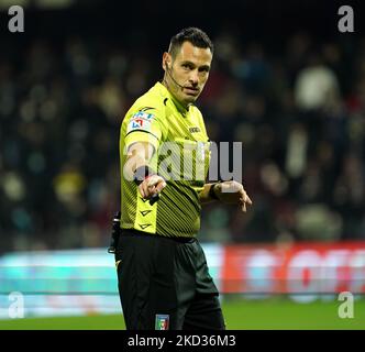 Maurizio Mariani, arbitro, durante la Serie A match tra noi Salernitana e FC Internazionale Milano il 17 dicembre 2021 stadio Arechi a Salerno (Photo by Gabriele Maricchiolo/NurPhoto) Foto Stock