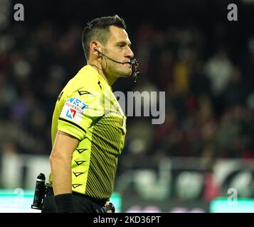 Maurizio Mariani, arbitro, durante la Serie A match tra noi Salernitana e FC Internazionale Milano il 17 dicembre 2021 stadio Arechi a Salerno (Photo by Gabriele Maricchiolo/NurPhoto) Foto Stock