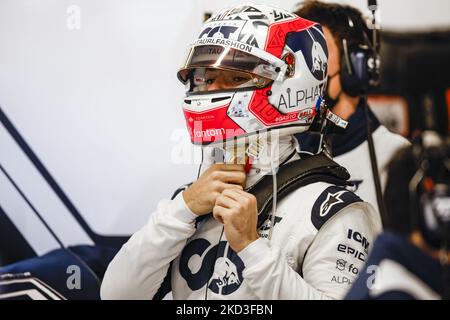 Pierre Gasly, Scuderia AlphaTauri, ritratto durante le prove invernali di Formula 1 sul circuito di Barcellona - Catalunya il 25 febbraio 2022 a Barcellona, Spagna. (Foto di Xavier Bonilla/NurPhoto) Foto Stock