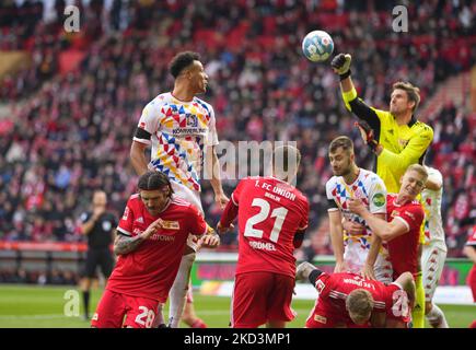 Karim Onisiwo di Mainz Karim Onisiwo durante Union Berlin vs FSV Mainz 05, Bundesliga tedesca, allo Stadion an der Alten Försterei, Berlino, Germania il 27 febbraio 2022. (Foto di Ulrik Pedersen/NurPhoto) Foto Stock