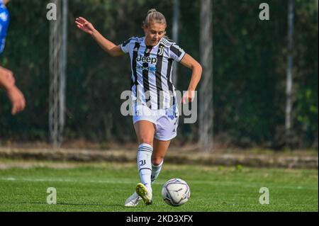 Amanda Nilden (Juventus) durante il calcio italiano Serie A Women Match Empoli Ladies vs Juventus FC il 27 febbraio 2022 allo Stadio comunale di Petroio di Vinci (Fi) (Photo by Fabio Fagiolini/LiveMedia/NurPhoto) Foto Stock