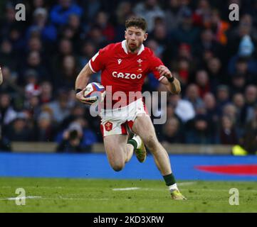 Alex Cuthbert del Galles fa il suo tetto di 50th per il Galles durante la partita Guinness Six Nations tra Inghilterra e Galles, al Twickenham Stadium il 26th febbraio 2022 a Londra, Inghilterra (Photo by Action Foto Sport/NurPhoto) Foto Stock