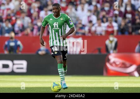 William Carvalho di Betis durante la partita la Liga Santander tra Sevilla FC e Real Betis all'Estadio Ramon Sanchez Pizjuan il 27 febbraio 2022 a Siviglia, Spagna. (Foto di Jose Breton/Pics Action/NurPhoto) Foto Stock