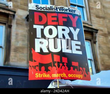 Glasgow, Scozia, Regno Unito 5th novembre 2022. La disputa ferroviaria annullata ha visto avvisi di ritardi dovuti all'annullamento dell'ultimo minuto dello sciopero con il sostegno ancora dato dai gruppi nella città. Credit Gerard Ferry/Alamy Live News Foto Stock