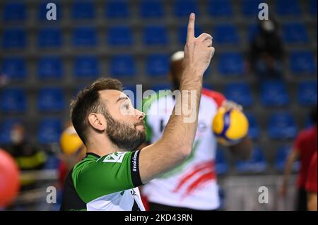 Luciano De Cecco #15 (Cucine Lube Civitanova)rx durante il Volley Campionato Italiano Serie A Men Superleague Cucine Lube Civitanova vs Top Volley Cisterna il 02 marzo 2022 al Forum Eurosuole di Civitanova Marche (Foto di Roberto Bartomeoli/LiveMedia/NurPhoto) Foto Stock