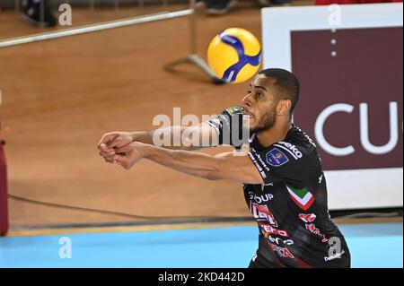 Ricardo Lucarelli Santos De Souza #8 (Cucine Lube Civitanova) durante il Volley Campionato Italiano Serie A Men Superleague Cucine Lube Civitanova vs Top Volley Cisterna il 02 marzo 2022 al Forum Eurosuole di Civitanova Marche (Foto di Roberto Bartomeoli/LiveMedia/NurPhoto) Foto Stock