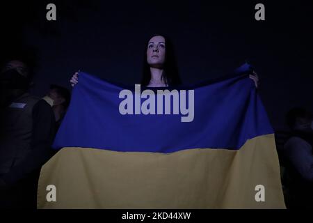 I membri della comunità Ucraina in Messico protestano al di fuori dell'ambasciata russa, a Città del Messico, il 02 marzo 2022. (Foto di Gerardo Vieyra/NurPhoto Foto Stock