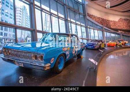 Vista interna della NASCAR Hall of Fame nella parte alta di Charlotte, North Carolina. Foto Stock
