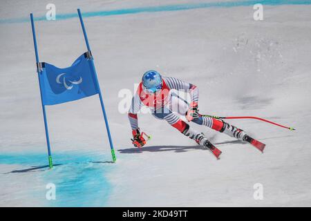 03-03-2022 Beijing, Cina. Beijing2022 Giochi Paralimpici - Para Sci Alpini Downhill Yanqing Centro Nazionale di Sci Alpini: Arthur Bauchet (fra) categoria LW3 in azione durante il tirocinio 3rd. (Foto di Mauro Ujetto/NurPhoto) Foto Stock