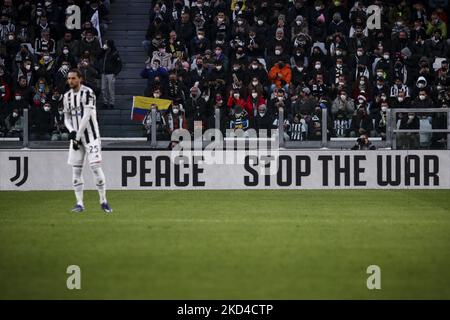 Messaggio di pace contro la guerra in Ucraina durante la Serie A Football Match n.28 JUVENTUS - SPEZIA il 06 marzo 2022 allo Stadio Allianz di Torino, Piemonte, Italia. (Foto di Matteo Bottanelli/NurPhoto) Foto Stock