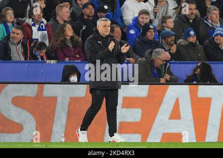 LEICESTER, REGNO UNITO. MAR 9th Bruno Genesio, manager di Rennes durante la partita della UEFA Europa Conference League Round del 16 tra Leicester City e Stade Rennais F.C. al King Power Stadium di Leicester giovedì 10th marzo 2022. (Foto di Jon Hobley/MI News/NurPhoto) Foto Stock