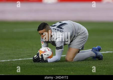 Edgar Badia, di Elche CF durante la partita la Liga tra Granada CF e Elche CF allo stadio Nuevo Los Carmenes il 12 marzo 2022 a Granada, Spagna. (Foto di Ãlex CÃ¡mara/NurPhoto) Foto Stock