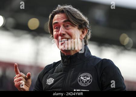 Il manager Thomas Frank di Brentford festeggia la vittoria durante la partita della Premier League tra Brentford e Burnley al Brentford Community Stadium di Brentford sabato 12th marzo 2022. (Foto di Tom West/MI News/NurPhoto) Foto Stock