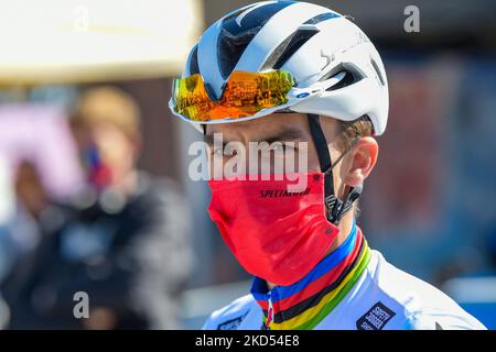 Giuliano Alaphilippe al via dell'ultima tappa del Tirreno Adriatico da San Benedetto del Tronto, a San Benedetto, Ascoli, Italia, il 13 marzo, 2022. (Foto di Riccardo Fabi/NurPhoto) Foto Stock