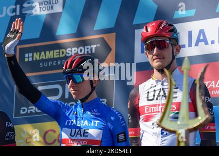 Tadej Pogacar durante l'inizio dell'ultima tappa del Tirreno Adriatico da San Benedetto del Tronto, a San Benedetto, Ascoli, Italia, il 13 marzo, 2022. (Foto di Riccardo Fabi/NurPhoto) Foto Stock