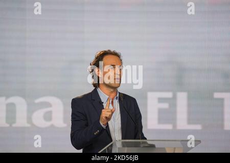 Il candidato presidenziale di Centro destra Federico Gutierrez durante il primo dibattito dopo le elezioni preliminari a Bogotà, in Colombia, il 14 marzo 2022. Petro, della coalizione di sinistra 'Patto Historico', ha ottenuto il maggior numero di voti durante la consultazione preliminare durante le elezioni congressuali. (Foto di Sebastian Barros/NurPhoto) Foto Stock