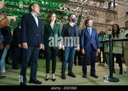 Il presidente del Senato e il PP della Comunità di Madrid, Pio Garcia-Escudero; il presidente della Comunità di Madrid, Isabel Diaz Ayuso; Il presidente della Xunta de Galicia e pre-candidato alla presidenza del PP nazionale, Alberto Nuñez Feijoo, e il sindaco di Madrid, Jose Luis Martinez-Almeida, posero al loro arrivo in una riunione di affiliati al Novotel Madrid Center, il 15 marzo 2022 a Madrid, Spagna. Questa è una delle nomine che Feijoo sta svolgendo in tutta la Spagna per presentare il suo progetto di partito nelle 17 Comunità autonome prima del 20th° N straordinario Foto Stock