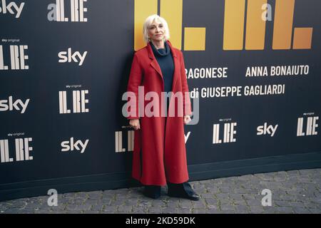 L'attrice Anna Bonaiuto partecipa alla nuova serie Sky 'il Re' presso lo Space moderno il 16 marzo 2022 a Roma. (Foto di Luca Carlino/NurPhoto) Foto Stock