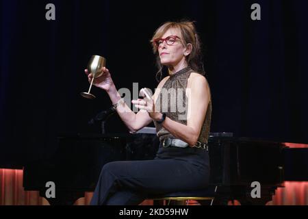 L'attrice Carmen Conesa presenta la rappresentazione EL PELIGRO DE LAS BUENAS COMPAÑÍAS a Madrid, 16 marzo 2022 Spagna (Foto di Oscar Gonzalez/NurPhoto) Foto Stock